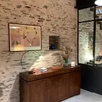 Les Augustins, D'hotes, Quartier Historique, Accueil 2 Roues Bed & Breakfast 3*