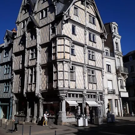 Alojamento de Acomodação e Pequeno-almoço Le Beau Repaire, D'hotes, Quartier Historique, 1 A 3 Chambres, Etage Independant Angers