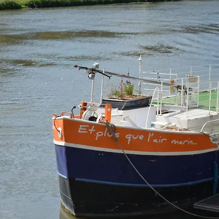 Bed & Breakfast Le Beau Repaire, Chambres D'Hotes, Quartier Historique, Accueil Velos