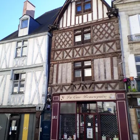 Bed & Breakfast Le Beau Repaire, D'hotes, Quartier Historique, 1 A 3 Chambres, Etage Independant Angers