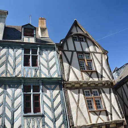 Le Beau Repaire, Chambres D'Hotes, Quartier Historique, Accueil Velos Bed & Breakfast