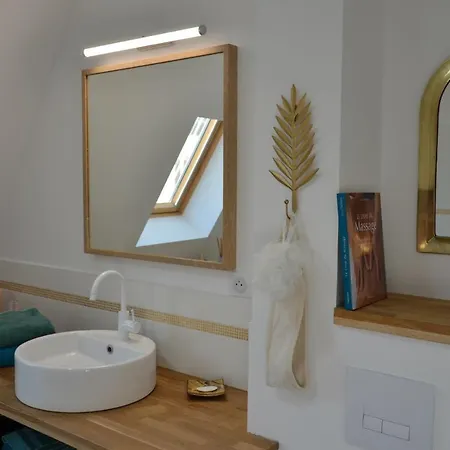 Panzió Le Beau Repaire, Chambres D'Hotes, Quartier Historique, Accueil Velos 3*