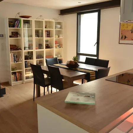 Le Beau Repaire, D'hotes, Quartier Historique, 1 A 3 Chambres, Etage Independant * Angers