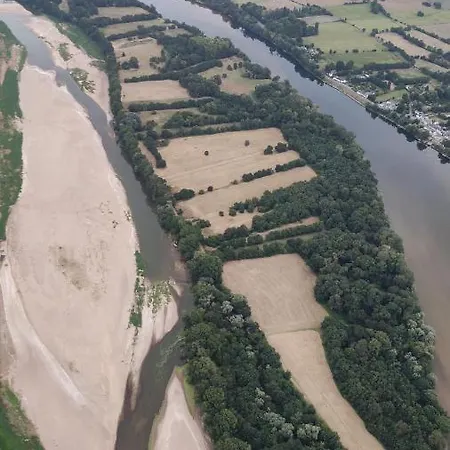 Bed & Breakfast Le Beau Repaire, Chambres D'Hotes, Quartier Historique, Accueil Velos Angers