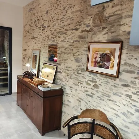Bed & Breakfast Le Beau Repaire, Chambres D'Hotes, Quartier Historique, Accueil Velos 3*