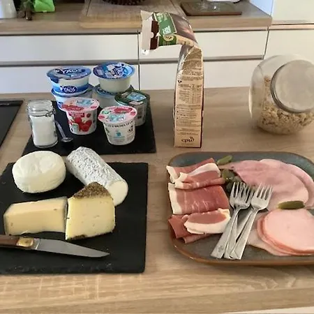 Alojamento de Acomodação e Pequeno-almoço Le Beau Repaire, D'hotes, Quartier Historique, 1 A 3 Chambres, Etage Independant